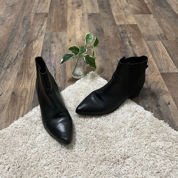 Halogen Size 10 M Black Slip On Leather Point Toe Ankle Boots - Picture 1 of 7